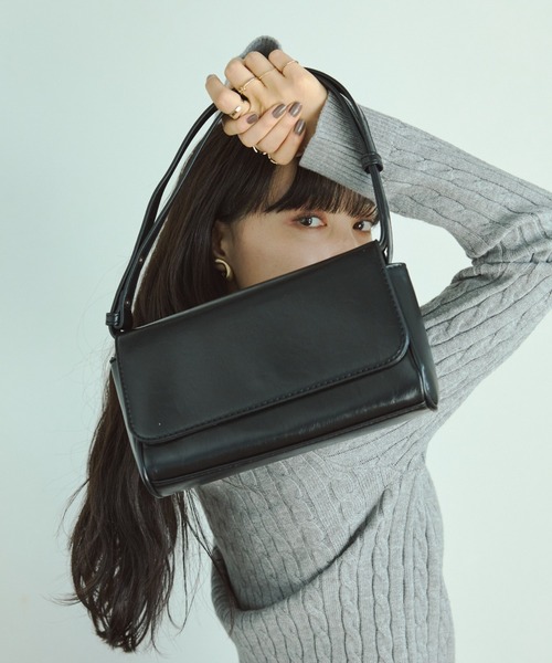 VANNIE U（ヴァニーユー） ショルダーバッグ バッグ フェイクレザー