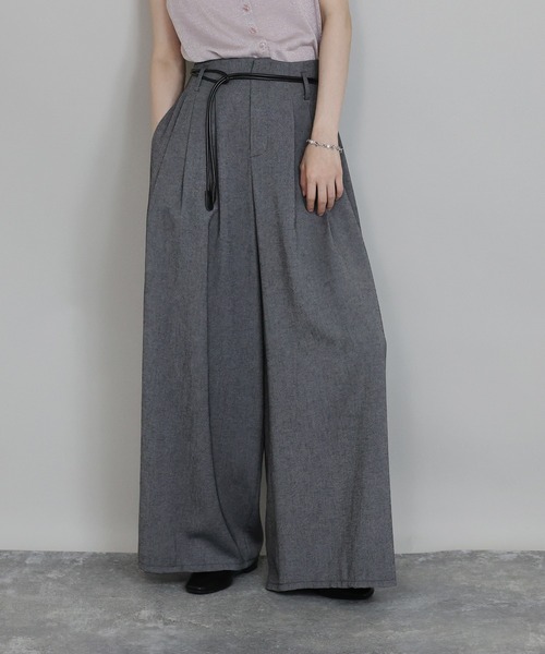 J by blue（ジェイバイブルー） パンツ レザーベルト付きワイドパンツ