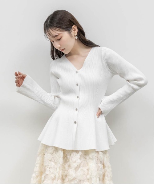 新品未使用未開封♡RANDA ビジューボタンペプラムニットカーディガン RANDA（ランダ） カーディガン ビジューボタンペプラムニット