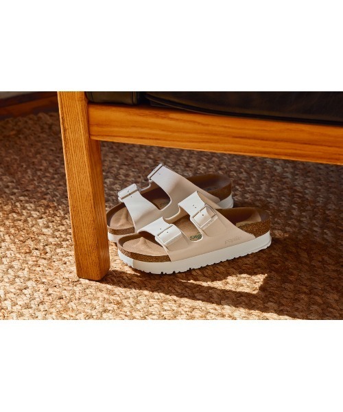 BIRKENSTOCK（ビルケンシュトック） 「Papillio」フラットサンダル