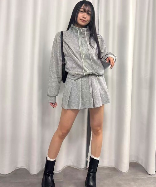 ショート丈　長袖　ポロスウェット　トレーナー　　スカート　セットアップ　新品 Lots of Love トレーナー スウェット 「 セットアップ 」ジップ