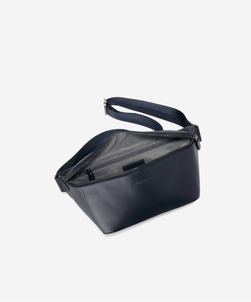 【新品】定価40,700円 コールハーン COLE HAAN ボディバッグ 黒 新品】定価40,700円 コールハーン COLE HAAN ボディバッグ 黒
