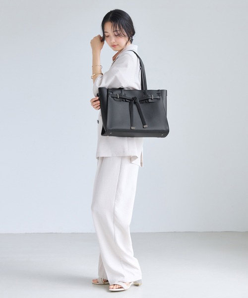 トートバッグ WEB限定追加「A4収納」フラップタイトートバッグ レディースの画像