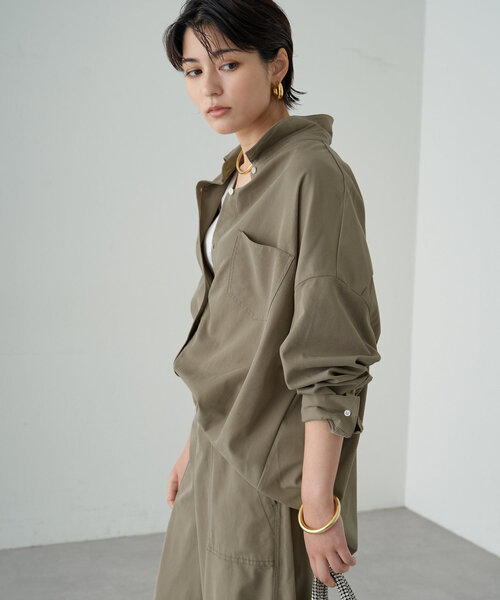 新品　Loungedress バックロゴシャツブルゾン　カーキ　ラウンジドレス 新品 Loungedress バックロゴシャツブルゾン カーキ ラウンジドレス