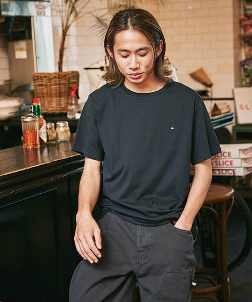 TOMMY HILFIGER（トミー・ヒルフィガー） tシャツ 「オンライン限定