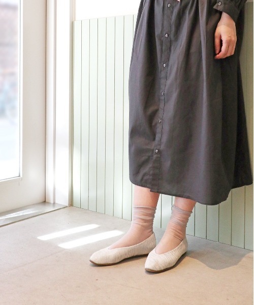 MODE KAORI（モードカオリ） パンプス Vカット レザーフラットシューズ