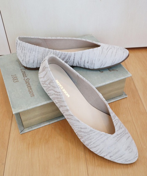 MODE KAORI（モードカオリ） パンプス Vカット レザーフラットシューズ