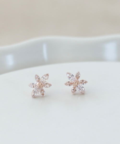 Three Four Time（スリーフォータイム） ピアス お花キュービック