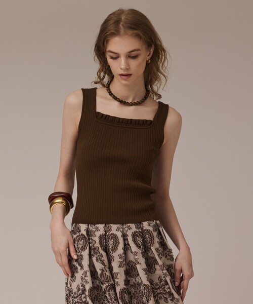 GRACE CONTINENTAL（グレースコンチネンタル） リブフリルニットトップ
