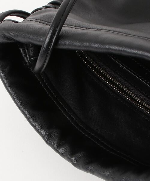 VASIC（ヴァジック） ショルダーバッグ - ブラック レディース