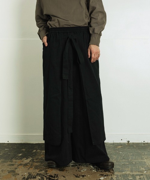 アプレッセ 黒 コーデュロイ ワイドパンツ プリーツ入り サイズ希少４ アプレッセ 黒 コーデュロイ ワイドパンツ プリーツ入り サイズ希少4