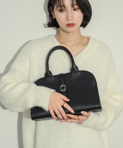NEUNA サイドベルトレザーボストンバッグ black NEUNA（ヌナ）の「【大容量！A4ファイルやパソコンもすっぽり