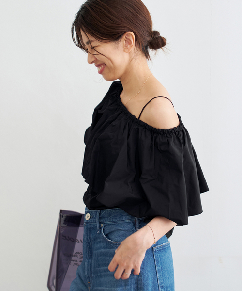 新品未使用　IENA タフタラッフルオフショルトップス IENA ブラウス シャツ タフタラッフルオフショルトップス