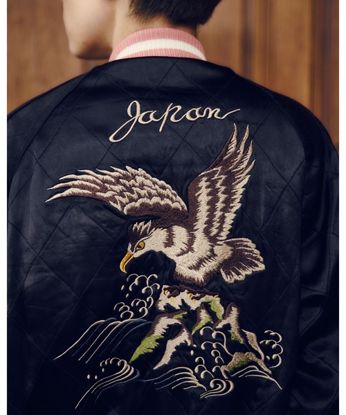 極美品 AVIREX 別珍 スカジャン 龍 鷹 富士山 リバーシブル ブラックM AVIREX（アヴィレックス） スカジャン 「NAVAL COLLECTION」QUILTING