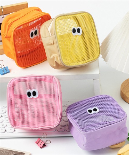 きゃんべるページ　パネル生地　ポーチ 端をはねる付け方の💕ファスナーポーチ⭐️A zipper pouch with
