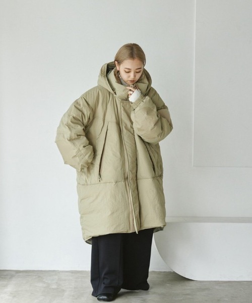 TODAYFUL ブラックコート 大きな襟付き TODAYFUL（トゥデイフル）の「Standcollar Wool Coat（ステンカラー