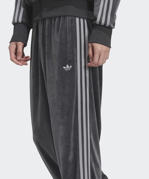 adidas トラックパンツ くすみグリーン スリーライン　2XO adidas トラックパンツ くすみグリーン スリーライン 2XO 希少