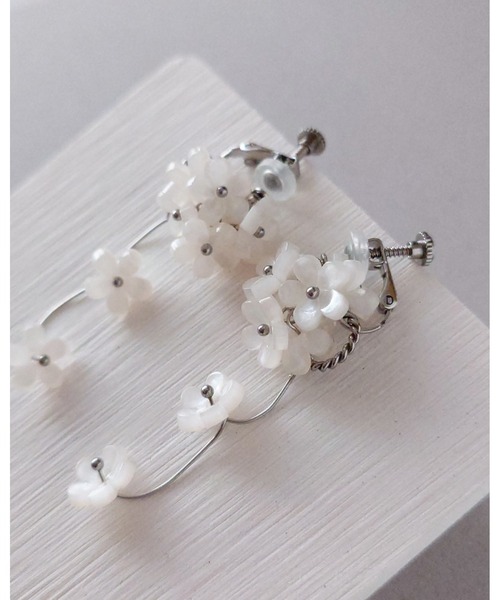 イヤリング 「推しに愛されるアクセサリー」こぼれる小花の2wayイヤリング（サージカルステンレス）(MA) レディース メンズ_12