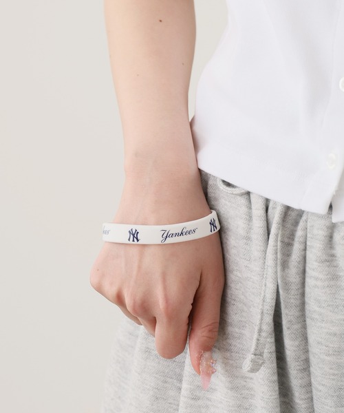 MLBヤンキース ブレスレット シルバー MLB バングル MLB/エムエルビー YANKEES RUBBER BRACELETS