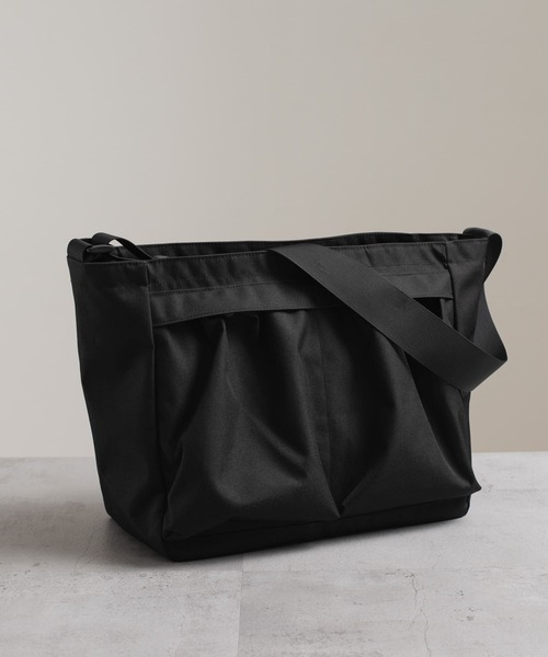 ショルダーバッグ・ポシェット GREEN STUFF Casual yet boxy shopper bag 53 classic corduroy GREEN STUFF Casual yet boxy shopper bag 53 classic corduroy