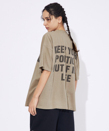 「REMI RELIEF」 半袖Tシャツ M グレイッシュベージュ メンズの画像4