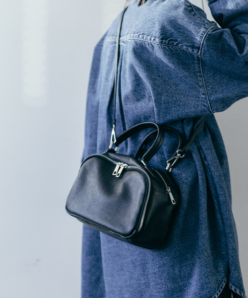 「AULENTTI」 2WAYバッグ FREE シルバー レディース_画像7