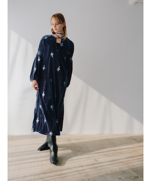 ワンピース shirring drape velour dress sahara（サハラ） ワンピース Velour Embroidery Shirring Sleeve