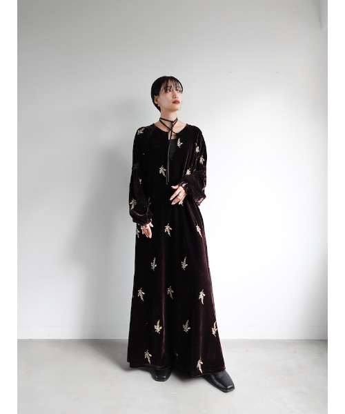 sahara（サハラ） ワンピース Velour Embroidery Shirring Sleeve