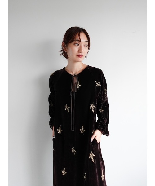sahara MARTE○現行品未使用ベロア刺繍ワンピース