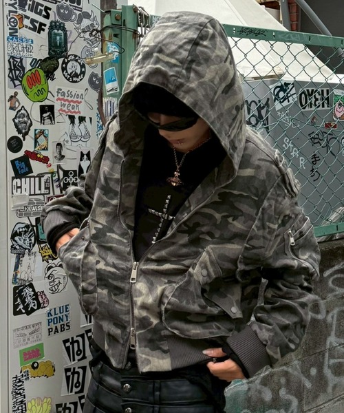 ブルゾン アウター 「Never mind the XU」camouflage zip up jacket
