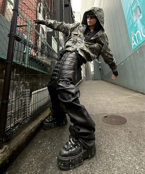 ブルゾン アウター 「Never mind the XU」camouflage zip up jacket
