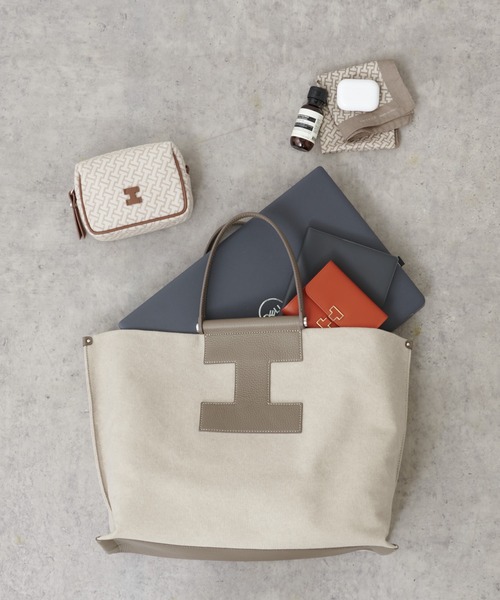 お値下げ　IACUCCI ハンドバッグ IACUCCI（イアクッチ） ハンドバッグ - ベージュ レディース