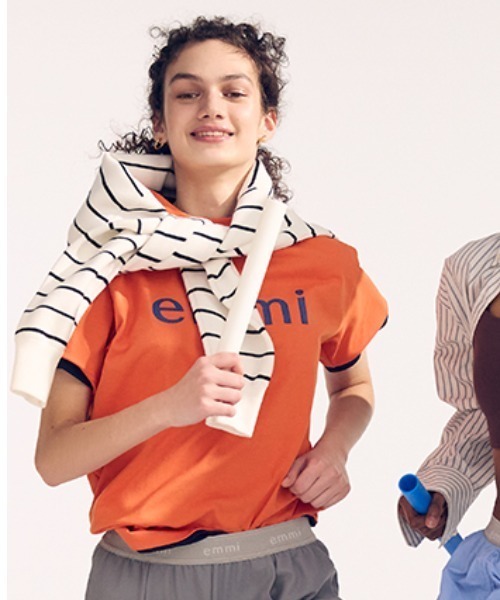 エミ emmi 【10th】eco emmiロゴTシャツ （GRY） -ファッション