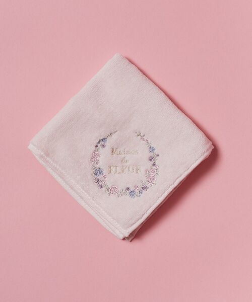 Maison de FLEUR（メゾンドフルール） ハンカチ フラワーフレーム刺繍