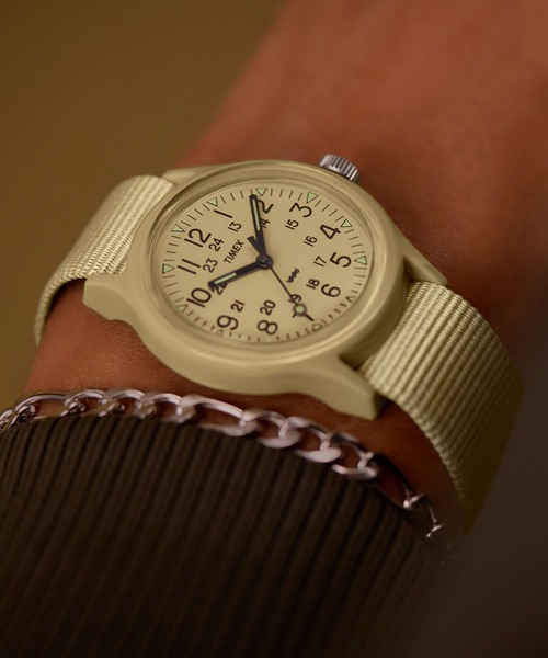 美品 タイメックス 腕時計 オリジナルキャンパー TW2T96200 クオーツ ホワイト レディース TIMEX 美品 TIMEX 腕時計 オリジナルキャンパー クオーツ ホワイト TW2T96200
