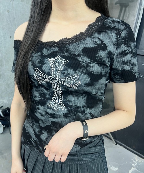 オフショルダー ブラック 長袖Tシャツ 【柘枝引 TricuspidC】 オフショルダー ブラック 長袖Tシャツ 【柘枝引 TricuspidC