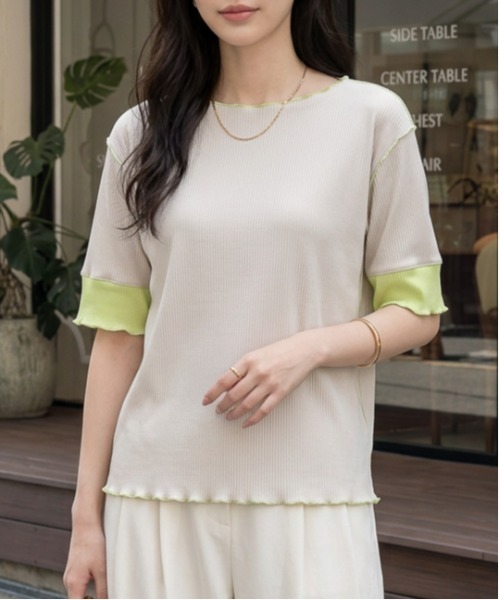 ★新品未使用★PLEATS PLFASE 半袖デザイントップス　ライトベージュ La-gemme（ラジェム） tシャツ 配色切り替えがアクセント！バイカラー