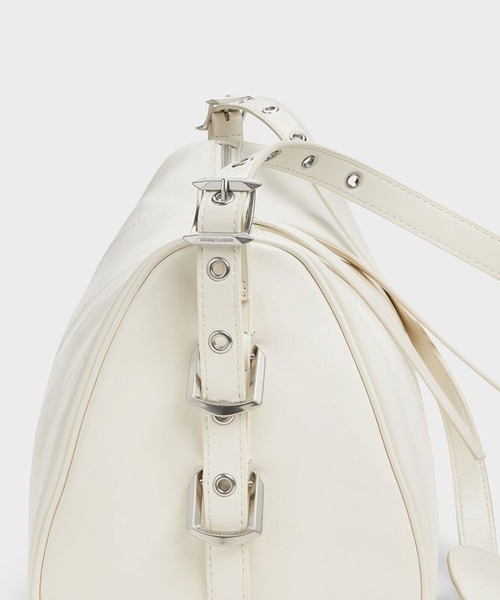 CHARLES & KEITH◆Bryna ブライナ クロスボディバッグ◆送料込 Bryna ブライナ パネルグロメットストラップクロスボディバッグ