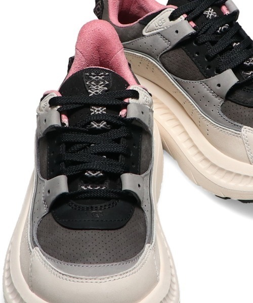 美品　アグ　ugg CA805 V2 NUBUCK スニーカー ヌバック UGG】M CA805 V2 NUBUCK（スニーカー）｜UGG（アグ