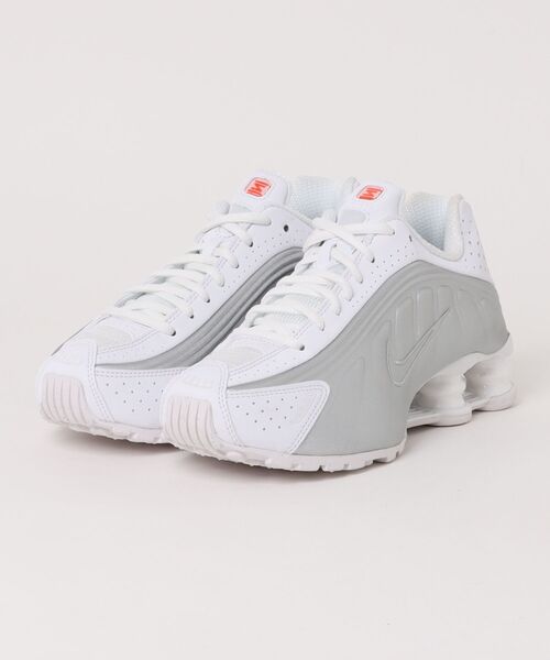 NIKE shox R4（レディースファッション） | ファッション の