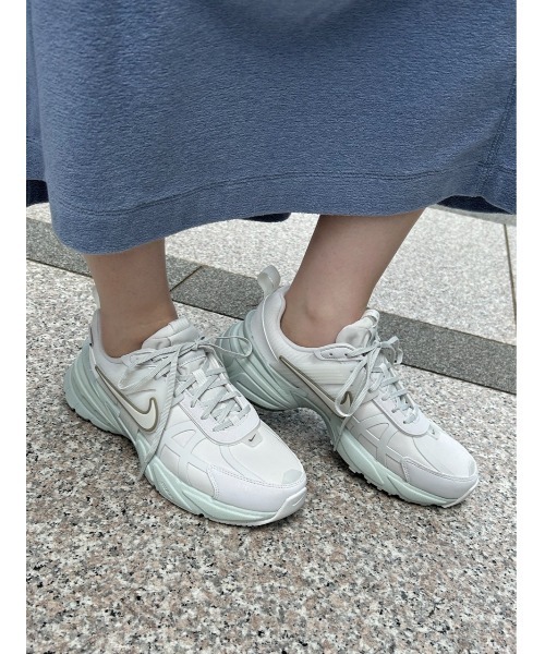 NIKE スニーカー 「NIKE」FZ2622-004 ナイキ ウィメンズV2K ラン