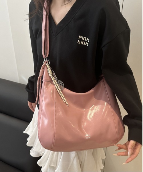gossip!ロサンゼルス ショルダーバッグ バッグ Y2Kチャーム付き