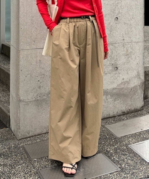 パンツ 「洗える・撥水」ベルト付き撥水タックパンツ レディースの画像