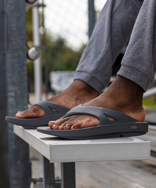 日本完売品 国内発送 送料込 OOFOS OORIGINAL SANDAL サンダル 楽天市場】お得な割引クーポン発行中!!oofos国内正規品【送料