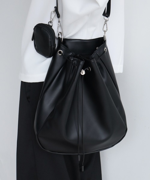 ショルダーストラップ付きバッグ(黒) welise（ウェライズ） ショルダーバッグ 「welise/ウェライズ」クロス