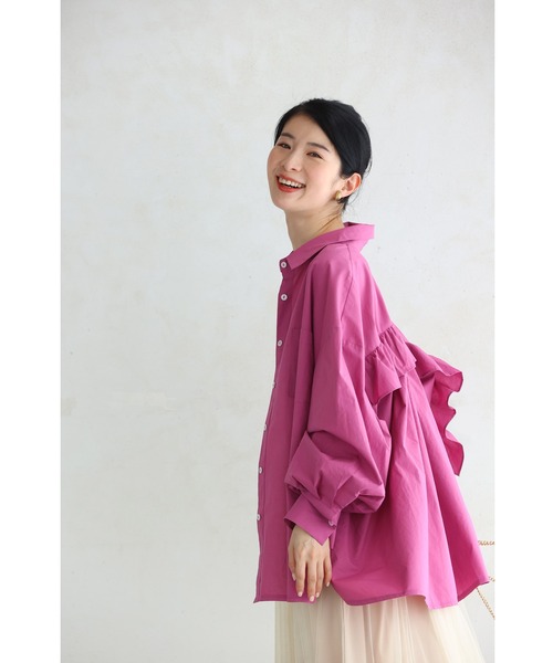 アシンメトリーなバックフリルのカラーシャツトップス cawaii wkj00050 春 夏 綿 コットン ポワン袖 大人可愛い 上品 エレガント ゆったり レディース ファッション ミセス 30代 40代 50代  母の日 cawaii ブラウス シャツ アシンメトリーなバックフリルのカラーシャツ