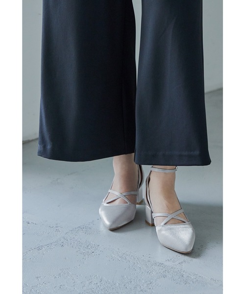 niana パンプス クロスストラップチャンキーヒールパンプス 結婚