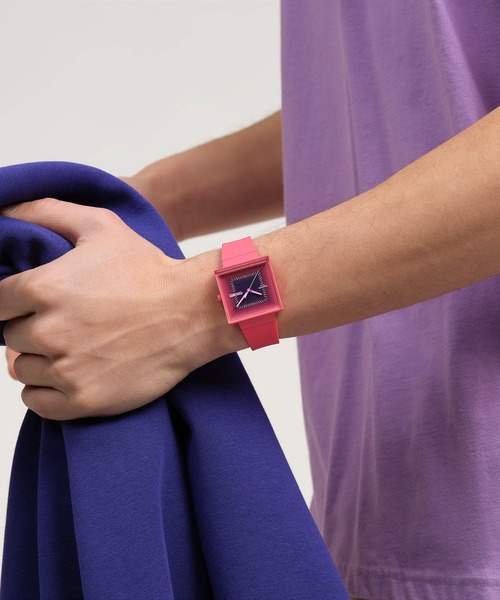 Swatch（スウォッチ） 腕時計 SQUARELY BLACKLIGHT レディース メンズ