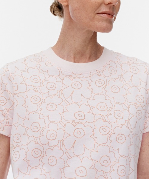 【marimekko】Heleys Piirto Unikko Tシャツ/ Light Pink marimekko】Heleys Piirto Unikko Tシャツ/ Light Pink