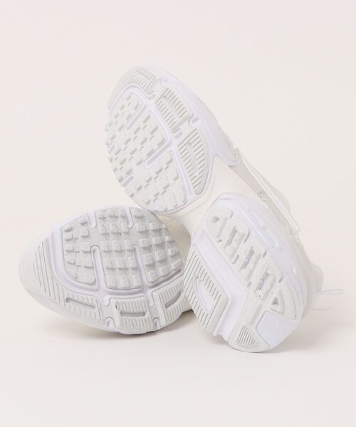 NIKE（ナイキ） スニーカー 「NIKE meets emmi」V2K RUN レディース